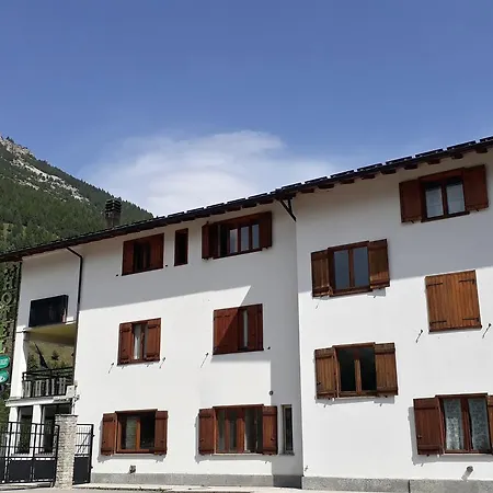 Roburent Hotel